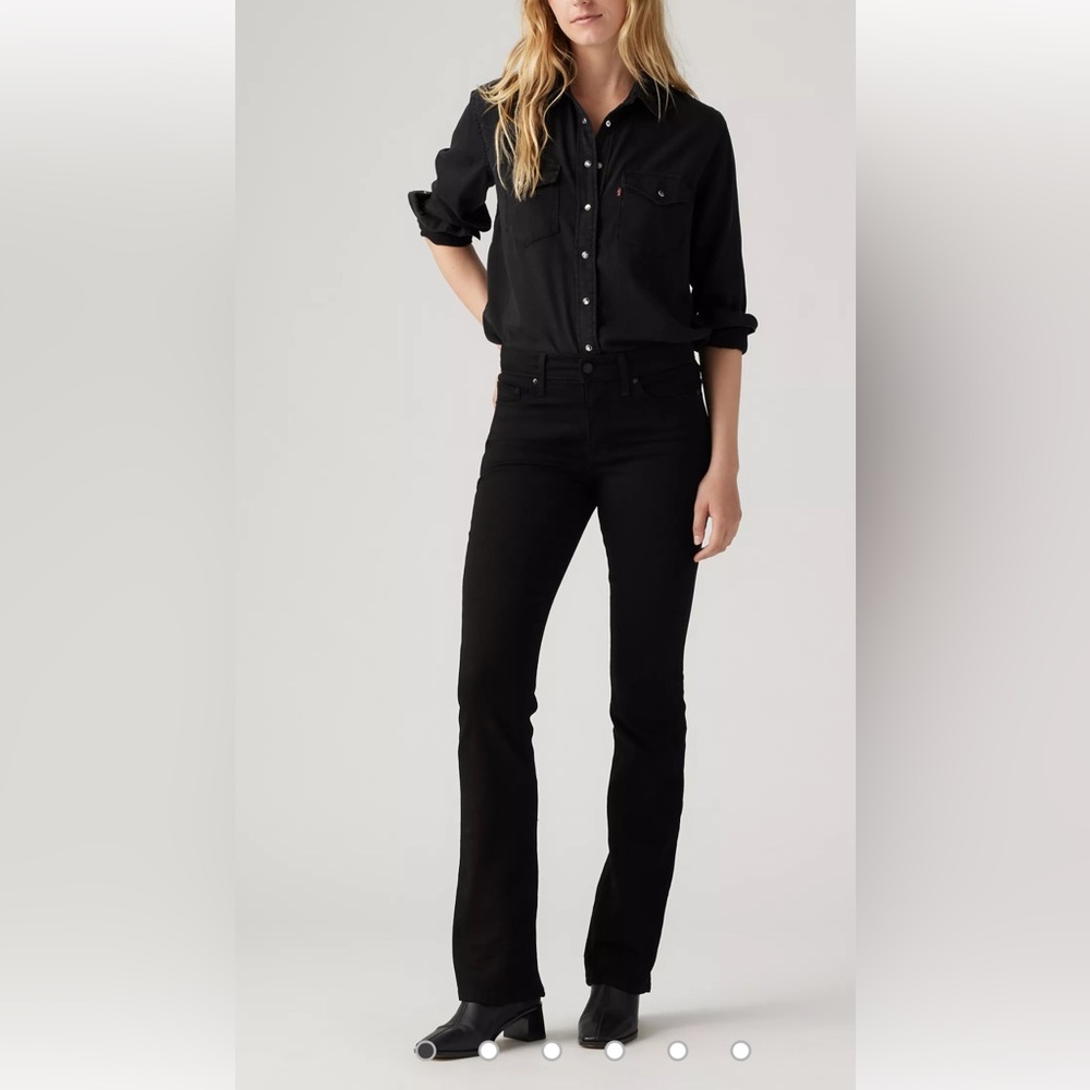 Levi’s 315 Shaping Bootcut Jeans